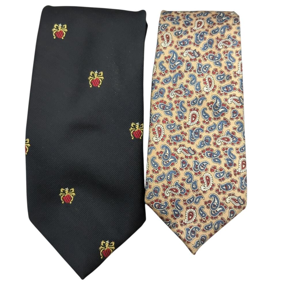 Vintage Wembley Men's Ties Crests and Teardrop‎ Paisley Neckties Lot of 2